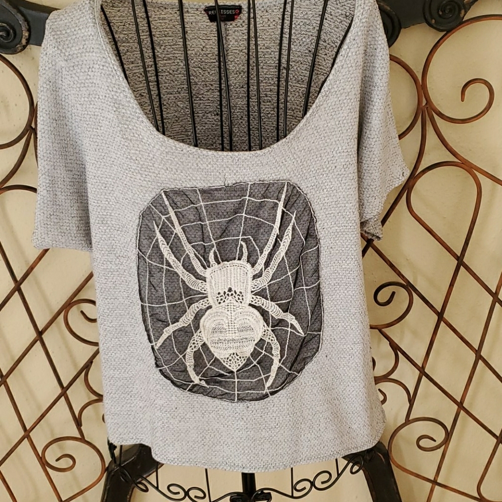 Free Kisses CUTE embroidered sweater shirt